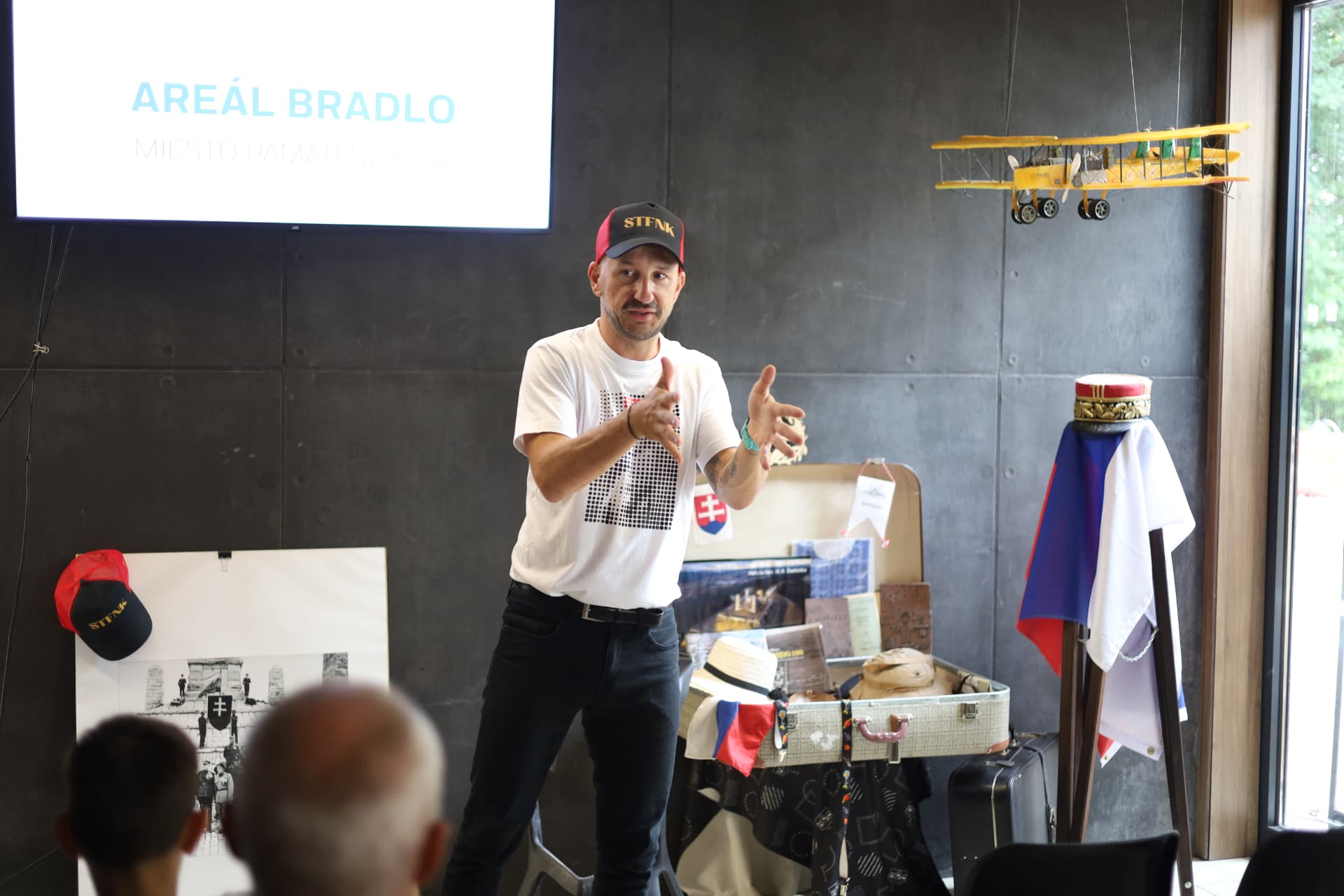 Lektor Matúš Tomáška počas programu Areál Bradlo